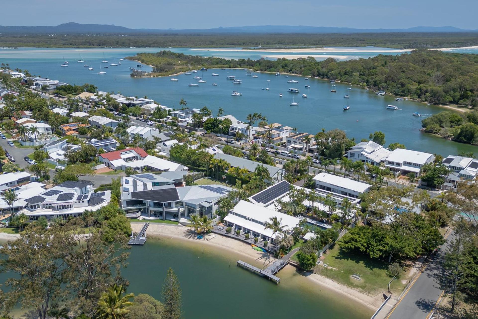 Caribbean Noosa Aparthotel Bagian luar foto